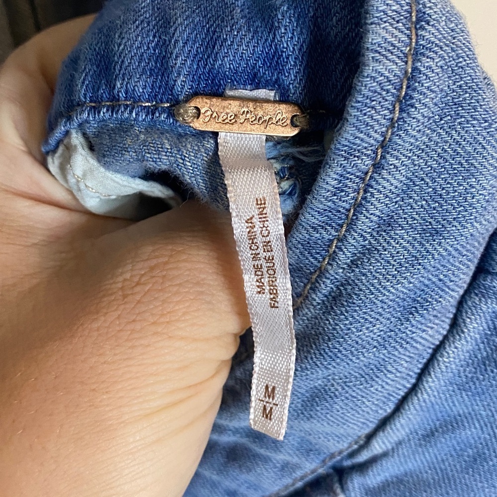 Free People Go West Light Blue Denim Cargo Jumpsuit Size Medium - Picture 12 of 14